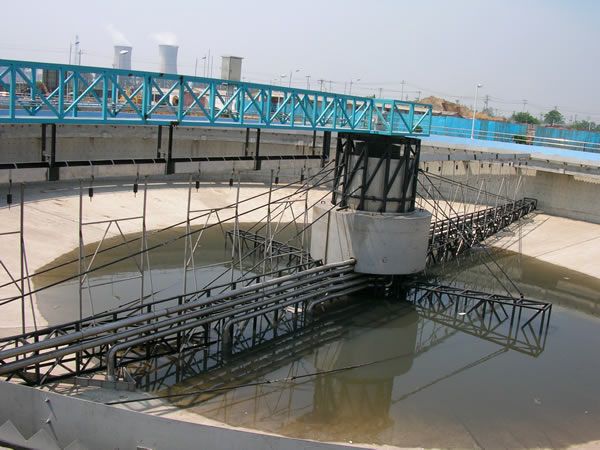 中心傳動(dòng)刮（吸）泥機(jī)